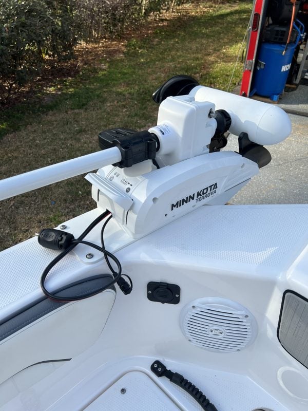 Trolling motor installation by Makin Waves Mobile Marine